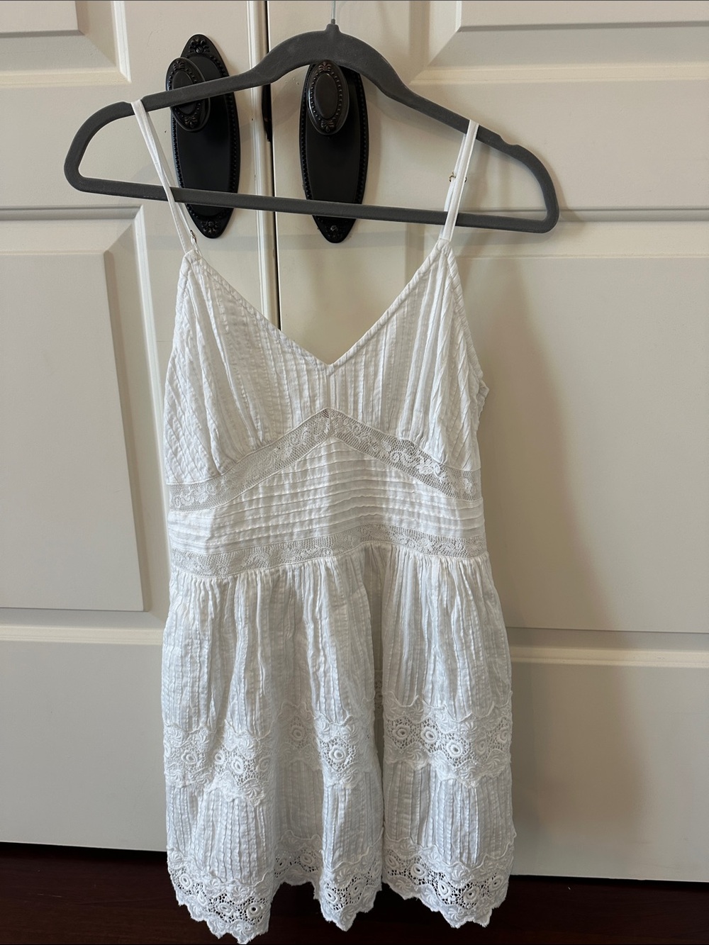 LoveShackFancy  beautiful White Lace-Detail  dress